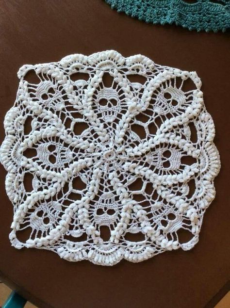 Skull Doily, Boo Crochet, Popcorn Crochet, Cloth Crochet, 10 October, Crochet Skull, Halloween Crochet Patterns, Lace Tablecloth, Pattern Library