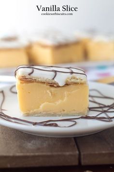 Vanilla Slice Australian Vanilla Slice, Vanilla Slices Recipes, Vanilla Slice Australian, Vanilla Custard Cream Squares, Custard Slice Recipe, Custard Slices, Australian Foods, Vanilla Slice Recipe, Vanilla Custard Recipe