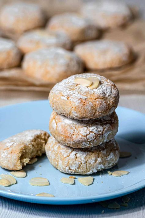 Easy Moroccan Dessert, Cookies With Almond Flour, Gluten Free Almond Cookies, Moroccan Desserts, Moroccan Cookies, Potato Sandwich, Crumb Cake Recipe, Almond Meal Cookies, Moroccan Mint Tea