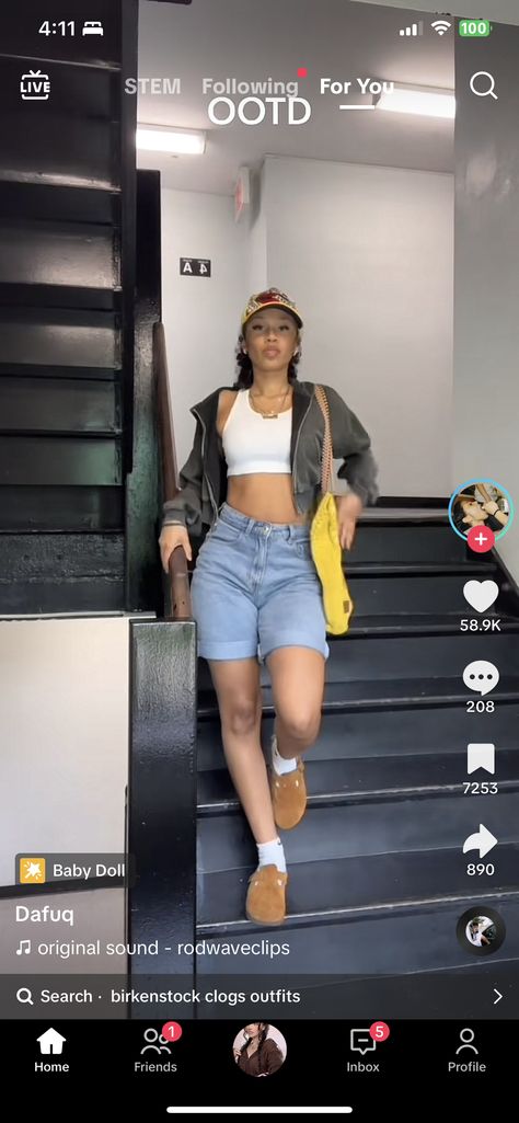 Birkenstock Clog Outfit Black Women, Boston Birkenstock Outfit Black Women, Outfits With Black Birkenstock Clogs, Boston Clogs Outfit Black Women, Camping Outfits Black Women, Clog Outfit Black Women, Birkenstock Outfit Black Women, Clogs Outfit Black Women, Birkenstock Clogs Outfit Black Women