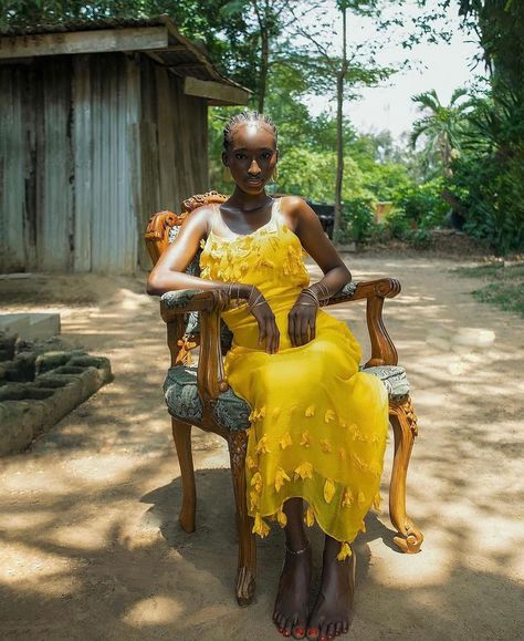 Abisola @the_abisoola in KADIJU ( @kadijuofficial ) Collection 005 Creative Director Damilare Rafiu, Laura Osare. @exoticdray @lauraosare Art Director & Fashion Stylist Damilare Rafiu thedamilarerafiu Photography Laura Osare @lauraosare Film Damilare Rafiu thedamilarerafiu Make up & Grooming Lolu Pinheiro @loludoesmake.up Creative Assistant Deji Olowu @ocyrees 2024 Aesthetic, Colourful Style, Island Fashion, Evolution Of Fashion, African Queen, African History, Color Photo, African Design, Girls Rock