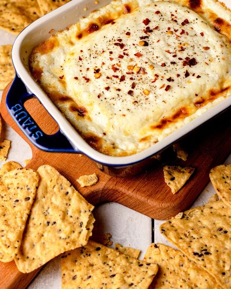 Warm Goat Cheese Dip, Goat Cheese Fondue, Cheesy Meals, Baked Goat Cheese Dip, Goat Cheese Dip Recipes, Cheese Chip Dip, Roasting Garlic In Oven, Goat Cheese Dip, Dips Recipes