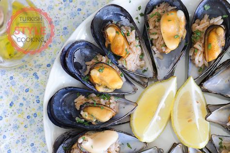 Stuffed Mussels, Dolma Recipe, Rice Stuffing, Mussels Recipe, Turkish Style, Cup Of Rice, Avocado Egg, Tomato Paste, Rice Recipes