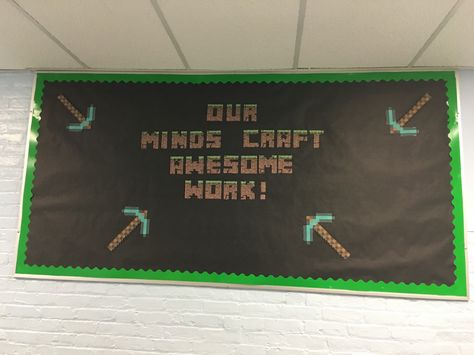 Minecraft Bulletin Board Idea #minecraft #library #school Roblox Bulletin Board, Minecraft Classroom Ideas, Fair Minecraft, Minecraft Bulletin Board, Minecraft Hallway, Minecraft Classroom, Abc Order Activities, Minecraft Library, Math Things