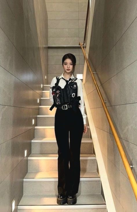 Kpop Police Uniform, Security Outfit Women, Detective Female Outfit, Police Detective Outfit, Police Aesthetic Uniform, Police Outfit Women, Detective Outfit Ideas, Female Detective Outfit, Police Girl Costume