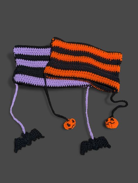 Handmade crochet hat.  Spooky Halloween cat hat! Black and Orange striped square beanie hat with dangling strings and Jack-o'-lanterns on the sides. Or Black and Purple square beanie hat with dangling strings and Bats on the sides. One size fits most. Halloween Crochet For Beginners, Crochet Halloween Clothing, Crocheted Halloween Costumes, Black Yarn Crochet Projects, Halloween Crochet Accessories, Halloween Crochet Beanie, Halloween Crochet Hats, Square Beanie, Crochet Halloween Hat