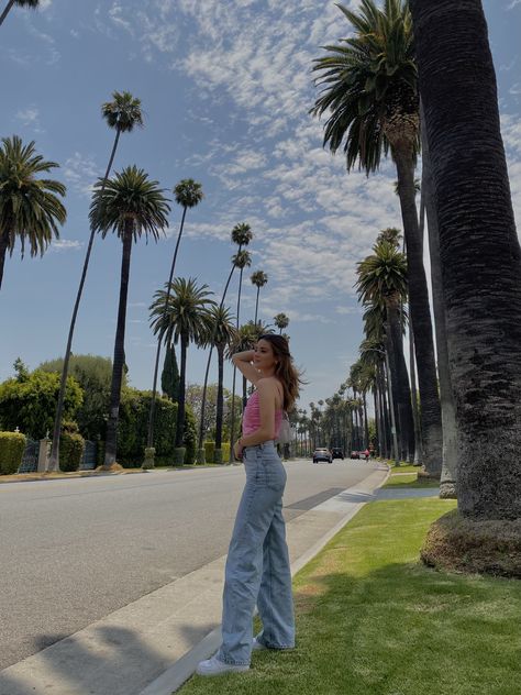 Los Angeles Outfits Aesthetic, Beverly Hills Instagram Pictures, La Outfits Summer Los Angeles, Los Angeles Aesthetic Pictures, Los Angeles Pics Ideas, California Inspo Pics, Hollywood Instagram Pictures, La Picture Ideas Los Angeles, Vacation Poses Picture Ideas City