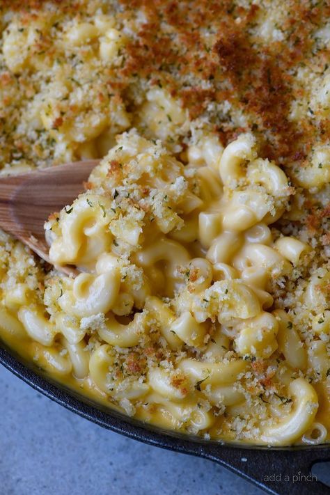 Creamiest Mac And Cheese, Skillet Mac And Cheese, Crunch Topping, Best Mac N Cheese Recipe, Macaroni Cheese Recipes, Macaroni Recipes, Mac Cheese Recipes, Creamy Mac And Cheese, Mac And Cheese Recipe