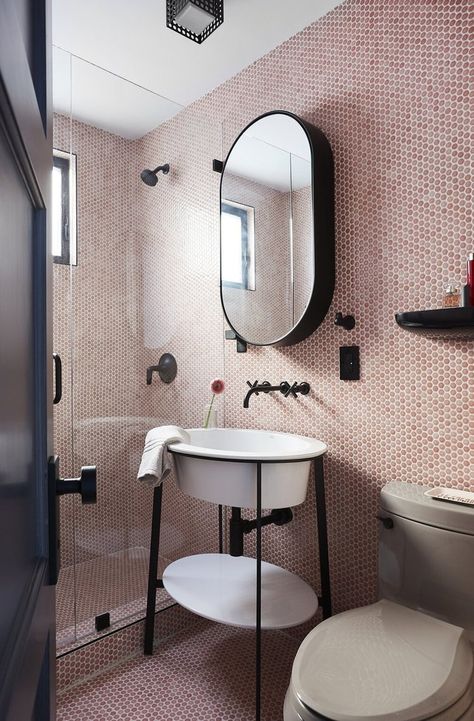 Trendy Powder Room Ideas, 2021 Bathroom Trends, Penny Tiles Bathroom, Pink Bathroom Tiles, Penny Tile, Round Tiles, Powder Rooms, Bathroom Backsplash, Amber Interiors