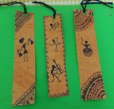 Hand made Book mark# warli art Warli Art Bookmarks, Rajasthani Folk Art Painting, Worli Painting, Warli Painting, Chain Ideas, Warli Art, Modern Art Canvas Painting, Diy Fabric Jewellery, Paper Quilling Jewelry