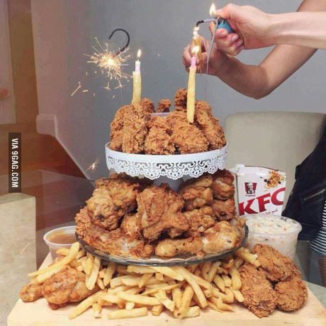 Fried chicken birthday cake Kfc Cake, Fried Chicken Cake, Mini Hamburgers, Chicken Cake, Kfc Chicken, Bday Cake, Cool Birthday Cakes, Story Templates, Cake Designs Birthday