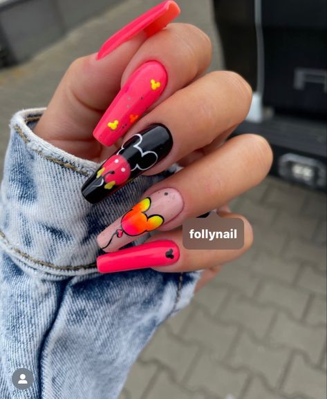 Fall Disney Nails, Summer Disney Nails, Mouse Nail Art, Disney Themed Nails, Mickey Mouse Nail Art, Disneyland Nails, Luv Nails, Disney Nail Designs, Mickey Mouse Nails