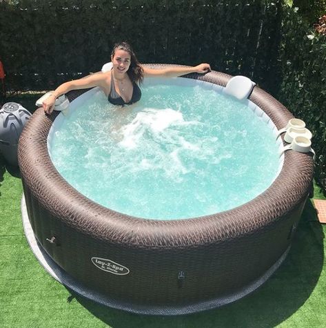 Portable Jacuzzi Ideas, Outdoor Sunroom Ideas, Jacuzzi Outdoor Ideas, Inflatable Jacuzzi, Outdoor Spas Hot Tubs, Floral Dress Outfit, Hot Tub Room, Inflatable Hot Tub, Portable Hot Tub