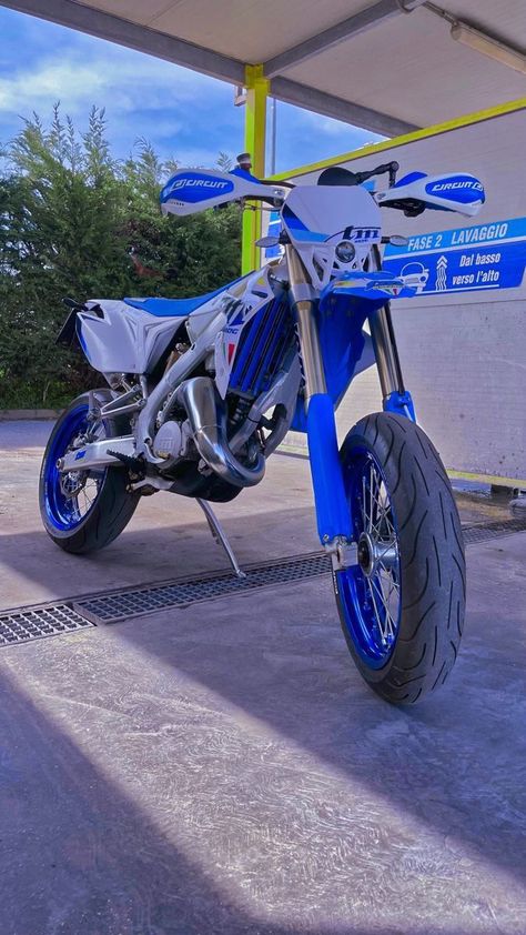 Drz400 Supermoto, Dt Yamaha, Yamaha Dirt Bikes, Moto 50cc, Motocross Love, Cool Dirt Bikes, Image Moto, Motorcross Bike, Moto Car