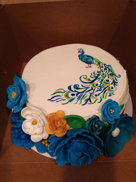 Hand painted fondant peacock cake topper with fondant flowers Peacock Cakes, Henna Cake, Peacock Birthday, Peacock Wedding Cake, Peacock Cake, Cake Images, Cake Designs Birthday, Fancy Cakes, Pretty Cakes