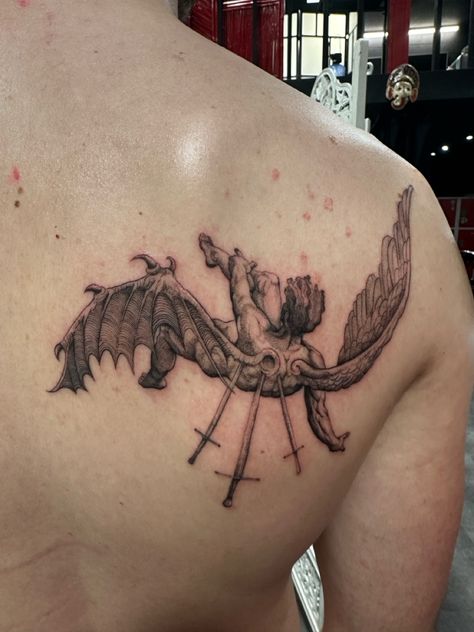 Since this kind of tattoo became famous over the years i didnt want to make just another Icarus tattoo soo i combine 3 different Icarus tattoos into one and i think the result came pretty good.(i combine the different wings and the swords in his back) Dante And Virgil Tattoo, Icarus Tattoo Back, Icarus Back Tattoo, Icarus Costume, Icarus Falling Tattoo, Icarus Tattoos, Icarus Tattoo, Small Cross Tattoos, Demon Wings