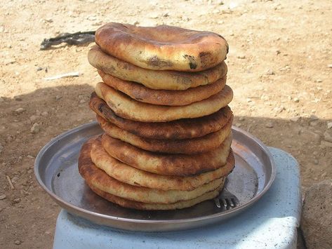 Tunisian Bread Recipe, Tunisian Food, Types Of Bread, Vegan Appetizers, Wheat Bread, Sweet Pastries, Dried Fruits, Vegan Eating, Popular Recipes