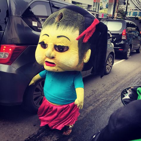 Was on the back of a GO-JEK, breezing thru traffic, and i see this thing just dancing around walking from car to car... Only in indo!! I really got no words to describe this one haha happy friday ya'll!! #gojek Words To Describe, Just Dance, Man Humor, Happy Friday, The Back, Carnival Face Paint, Dancing, Walking, Funny