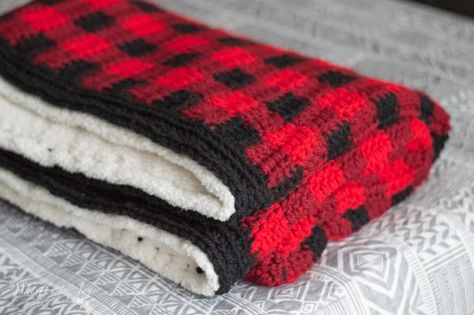 Crochet Plaid Blanket, Crochet Buffalo, Afghan Crochet Patterns Easy, Buffalo Plaid Blanket, Crochet Plaid, Plaid Crochet, Chunky Crochet Blanket, Crochet For Beginners Blanket, Crochet Blanket Afghan