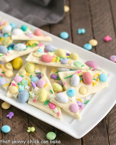 Easter Chocolate Bark, Easter Bark, Easter Deserts, Spring Time Desserts, Egg Chocolate, White Chocolate Bark, Easy Easter Desserts, Easter Snacks, Easter Desserts Recipes