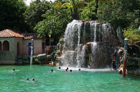 Venetian Pool in Coral Gables, FL. Lots of happy days spent there. Spring Break Miami, Things To Do In Miami, California Honeymoon, Coral Gables Florida, Florida Adventures, Vintage Vacation, Camping Locations, Florida Living, The Venetian