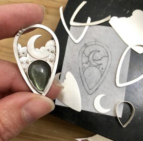 Metal Smithing Jewelry Ideas, Bezel Pendant Ideas, Soldered Jewelry Ideas, Silver Metal Clay Jewelry, Beginner Silversmithing Projects, Silversmithing Jewelry Ideas, Silver Smithing Jewelry, Silversmithing Tutorials, Metal Smithing Jewelry