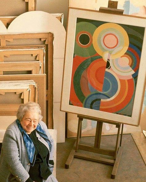 Artist Workspace, Sonia Delaunay, Grand Palais, Modern Artists, Traditional Paintings, Textile Artists, Architectural Digest, Artist Books, Art Movement