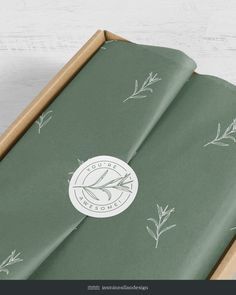 Organic Line Art, Line Art Leaf, Rays Logo, Etsy Packaging, Organic Packaging, Packaging Ideas Business, Small Business Packaging Ideas, Clothing Packaging, Small Business Packaging