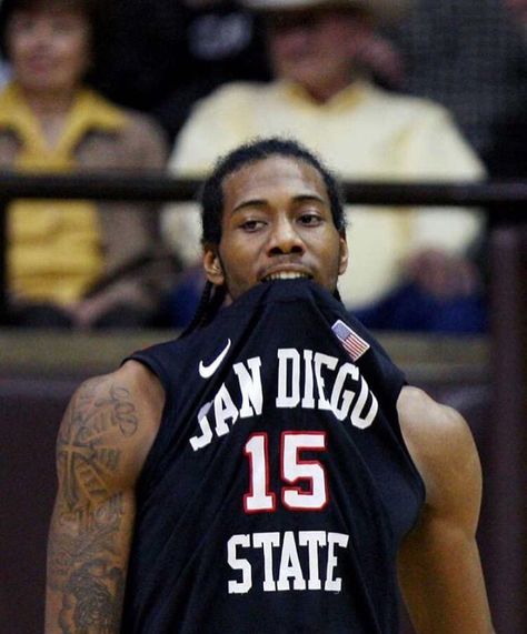 Kawhi Leonard Kawhi Leonard Pfp, Nba Widgets, Kawhi Leonard Aesthetic, Kawhi Leonard Buzzer Beater, Kawai Leonard, Nba Pfp, College Basketball Jersey, San Diego State University, Kawhi Leonard