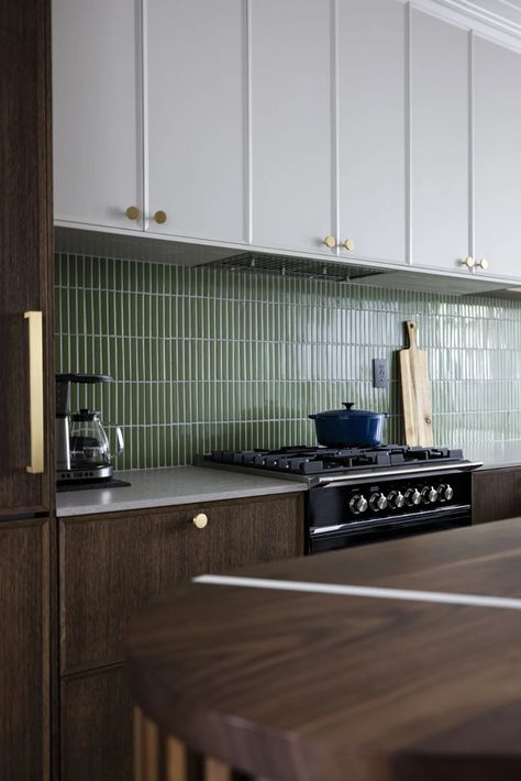 Green Tiled Kitchen Backsplash, Kitchen Design Green Backsplash, Walnut Green Kitchen, Kitchen Green Tiles Backsplash, Blue Green Backsplash Kitchen, Kitchen Backsplash With Walnut Cabinets, Green Tiles In Kitchen, Green Walnut Kitchen, Dark Green Backsplash Kitchen