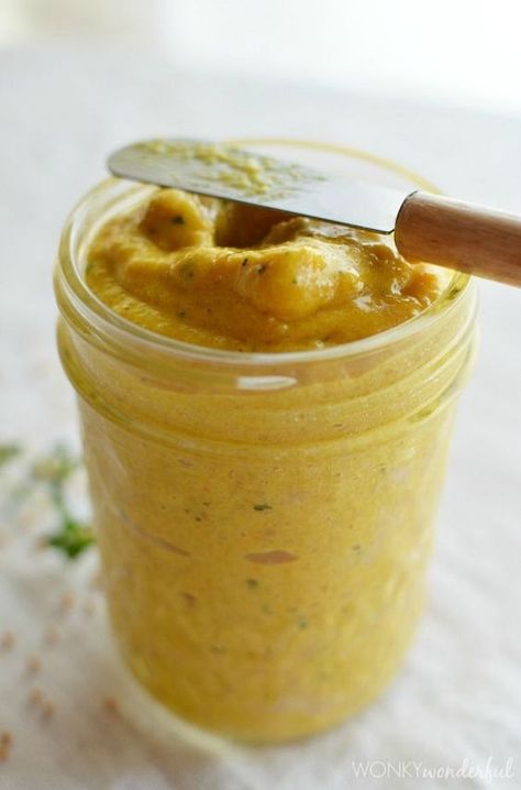 How To Make Mustard - Homemade Mustard Recipe with honey, lemon and thyme. wonkywonderful.com Homemade Mustard Recipe, Make Mustard, Homemade Mustard, Mustard Recipe, Homemade Condiments, Condiment Recipes, Homemade Spices, Homemade Seasonings, Honey Recipes