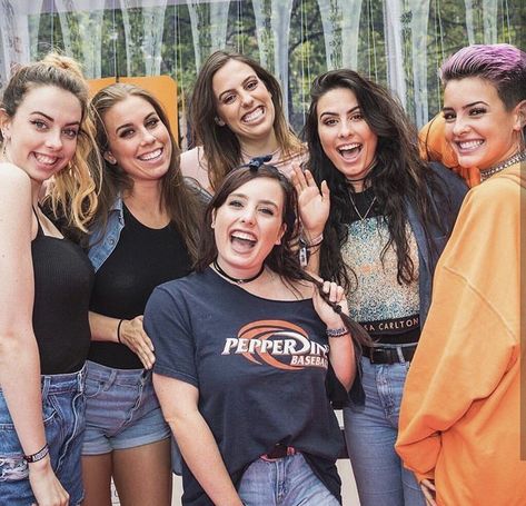 Cimorelli Sisters, Lisa Cimorelli, Lauren Cimorelli, Cimorelli, Favorite Youtubers, Fan Girl, Girls Club, Girl Bands, Short Hairstyles