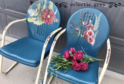 Chair Makeover Ideas, Patio Chairs Makeover, Boho Patio, Grey Headboard, Chair Makeover, Makeover Ideas, Furniture Makeovers, Antique Metal, Metal Chairs