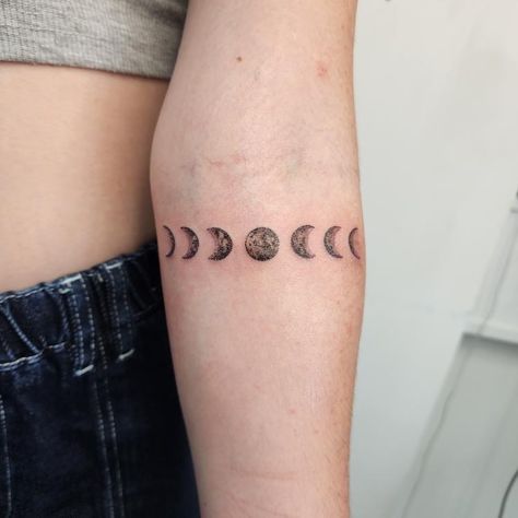 moon phase, moons, astrology, astronomy, space, witchcraft, manifestation Moon Phase And Stars Tattoo, Moon Phases Tattoo Arm Band, Stages Of Moon Tattoo, Moon Phases Neck Tattoo, Moon Phase Tattoos, Tattoo Moon Phases, Moon Phase Tattoo, Phase Tattoo, Halo Tattoo