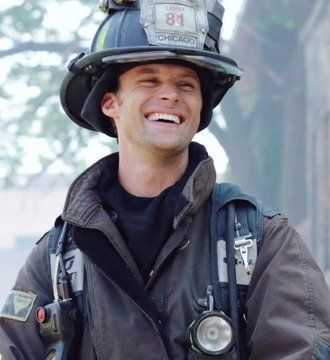 Matt Casey (Jesse Spencer) in Chicago Fire Matt Casey Chicago Fire, Matthew Casey, Chicago Fire Casey, Fire Pictures, Work Vibes, Matt Casey, Oc Au, Smash Board, Kelly Severide