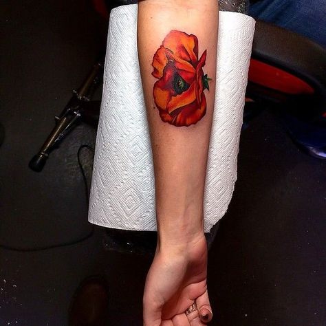 Georgia O’Keeffe tattoo, poppy Mystic Messenger Zen, Pinterest Tattoos, Georgia Okeeffe, Poppy Flower Tattoo, Flower Tat, Tattoo Apprenticeship, Poppies Tattoo, Georgia Okeefe, Flower Tattoo Sleeve