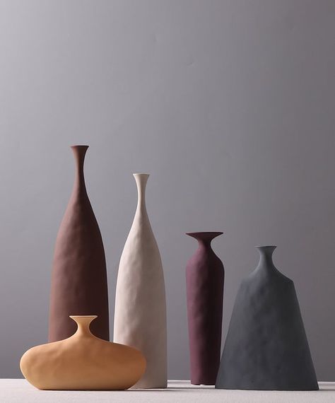 🎉🎉🎉 ➤ Product Description: -Handmade ceramic minimalist vases. -Ideal for living room decoration or home & office decor. -Very stylish, it adds a nice look to your home. -Is an excellent gift, can be used as Christmas gift, Anniversary gift, wedding gift or birthday gift. *Plants are not included Flower Vase Gift, Nordic Vase, Handmade Ceramic Vase, Geometric Vases, Face Vase, Grand Vase, Handmade Ceramics Vase, Keramik Design, Pottery Inspo