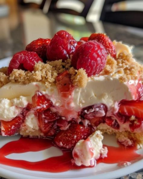 Heavenly Strawberry Cheesecake Dump Cake Delight – Easy Family Recipes Strawberry Cheesecake Dump, Strawberry Cheesecake Dump Cake, Cheesecake Dump Cake, Pie Filling Desserts, Banana Cake Recipe Easy, Strawberry Cheesecake Recipe, Easy Family Recipes, Strawberry Pie Filling, Strawberry Cake Mix