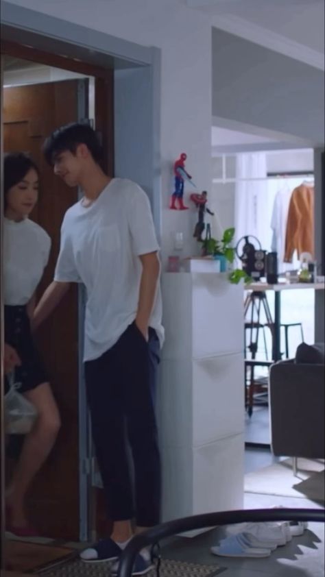 Romance Movie Scenes, Korean Couple Photoshoot, Couple Room, Korean Drama Romance, Romantic Love Song, Drama Ideas, Korean Drama Songs, Bad Romance, Romantic Videos Couples