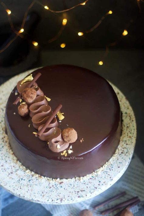 Dutch Truffle Cake Designs, Dutch Truffle Cake, Truffle Cake Recipe, Chocolate Glaze Cake, Choco Truffle Cake, Truffle Cake, Chocolate Ganache Cake, Chocolate Truffle Cake, Chocolate Cake Designs