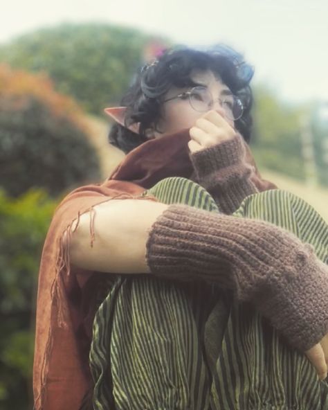 Fae Aesthetic Clothes, Forest Elf Aesthetic, Aesthetic Vintage Outfits, Fae Aesthetic, Male Fairy, Tomboy Aesthetic, Aesthetic Fairycore, Elf Cosplay, Hippie Aesthetic