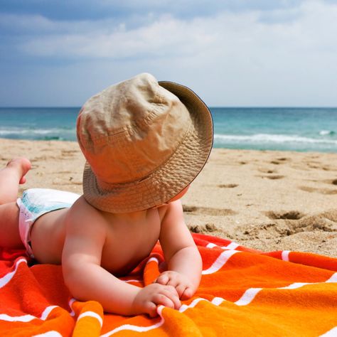 The Best Baby-Friendly Vacation Spots (And Where Not to Go) -- The best family-friendly destinations for your vacation. Get more parenting stories at The Bump. Beach Baby Photography, Baby Beach Pictures, Baby Beach Photos, Vom Avea Un Copil, Baby Vacation, Best Baby Toys, Baby Photoshoot Boy, Family Beach Pictures, Baby Boy Photography