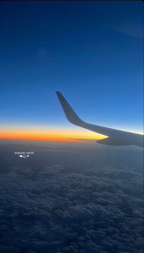 Travel Plane Photography, Airport Aesthetic Quotes, Flying Story Instagram, Duty Free Aesthetic, Airplane Stories Instagram, Plane Stories Instagram, Instagram Story Ideas Airplane, Flying In Airplane, Airport Aesthetic Photos