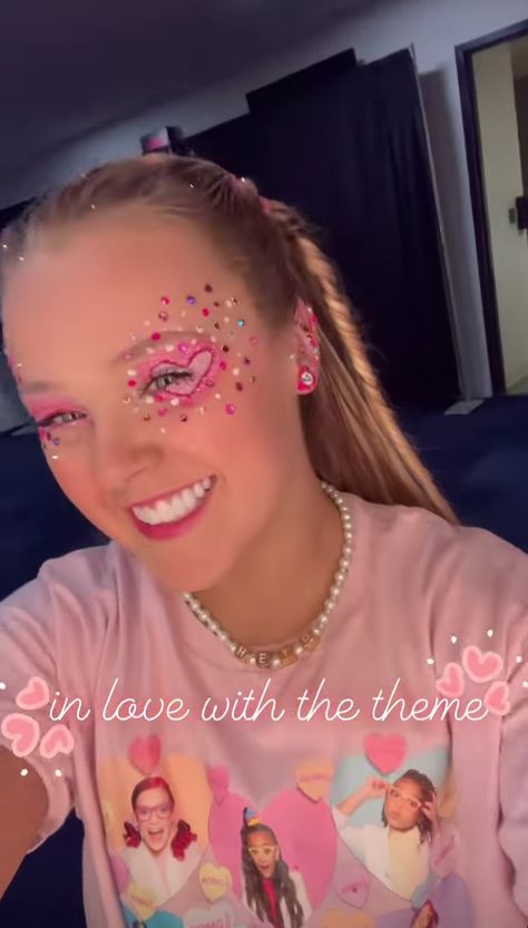 Jojo Siwa Makeup Look, Jojo Siwa Makeup, Jojo Siwa Outfits, Jo Jo, Painting Inspo, Jojo Siwa, Face Painting, Carnival Face Paint, Makeup Looks