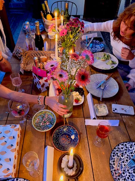 Dinner party, dancing queen 17, food, flowers, party, birthday Abba Dinner Party, Abba Themed Party Food, Mama Mia Garden Party, Greek Party Aesthetic, Mamma Mia Birthday Party Food, Mamma Mia Garden Party, Mama Mia Dinner Party, Mamma Mia Aesthetic Party Decor, Mama Mia Graduation Party