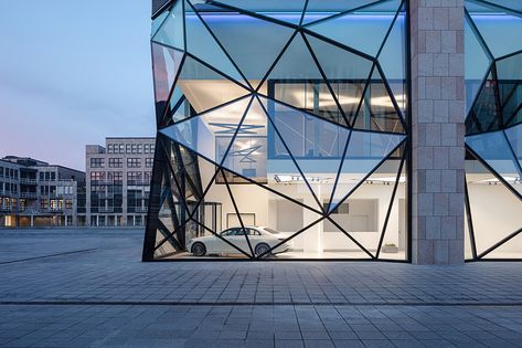 Glass Facade Design, Geometric Building Architecture, Glass Building Architecture, Car Studio, Steel Construction, Glass Buildings Architecture, Steel Building, Glass Architecture, Glass Facade