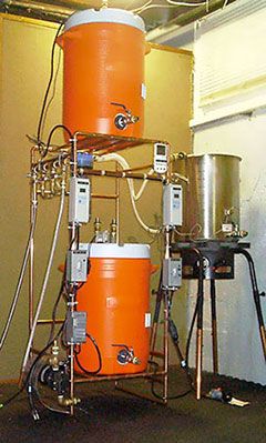 9+Serious+DIY+Beer-Brewing+Rigs  - PopularMechanics.com Beer Brewing Process, Brew Master, Beer Brewing Equipment, Home Brewing Equipment, Brewing Recipes, Diy Beer, Home Brewery, Beer Brewery, Home Brewing Beer