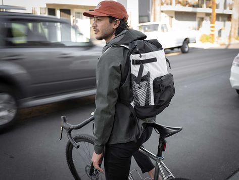 10 Best Bike Commuter Backpacks, Tested | CARRY BETTER Commuter Bike Urban, Bike Commuter Style, Commuter Bike Style, Minimalist Bike, Bike Backpack, Commuter Cycling, Bike Commute, Bike Commuting, Biking Backpack