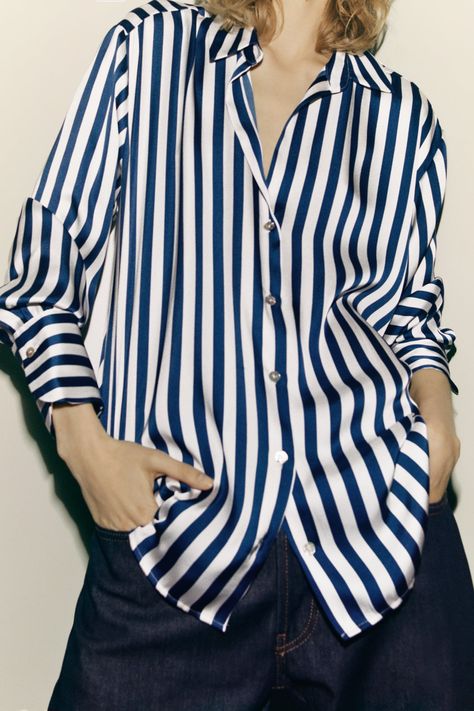 FLOWY SATIN EFFECT SHIRT - Blue / White | ZARA United States Blouse 2023, Outfits With Striped Shirts, Casual Work Dress, Satin Texture, Woman Blouse, Top Korean, Blue Striped Shirt, Casual Outerwear, Zara Blouse