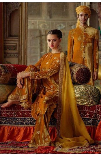 Sabyasachi Suits, Velvet Dresses Outfit, Velvet Suit Design, Velvet Kurta, Wedding Salwar Kameez, Asian Dresses, Nikkah Dress, Bridal Lehenga Collection, Velvet Dress Designs